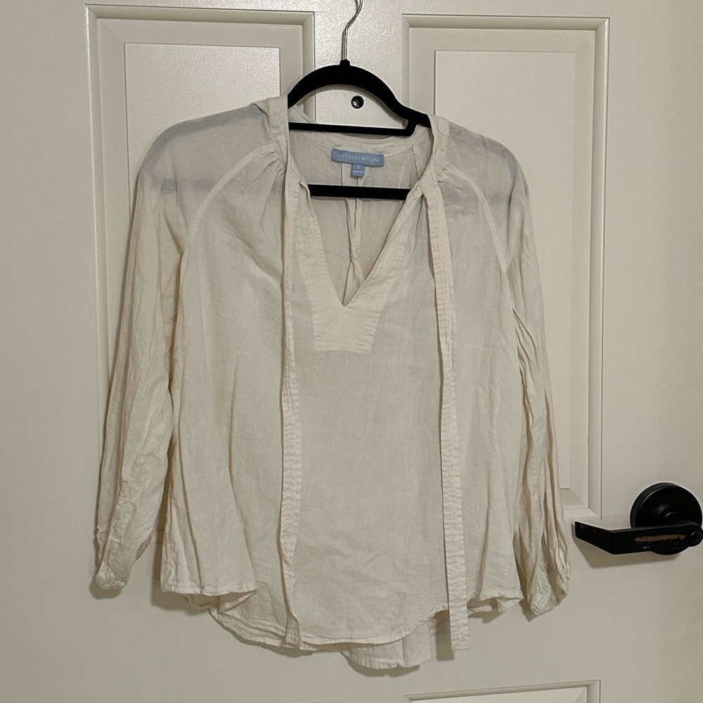 Antonio Melani Size Small Cream Color Long-Sleeve V-Neck Tie Shirt (Like New!)